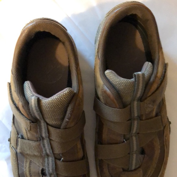 Men’s Skechers casual shoes. Size 11. Tan and brown. - Picture 2 of 7